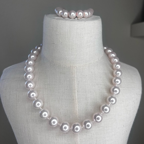 RMN pale pink faux pearl collar necklace and stretch bracelet in good condition - Picture 3 of 8